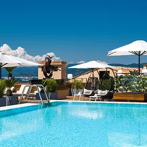 De Paris Hotel