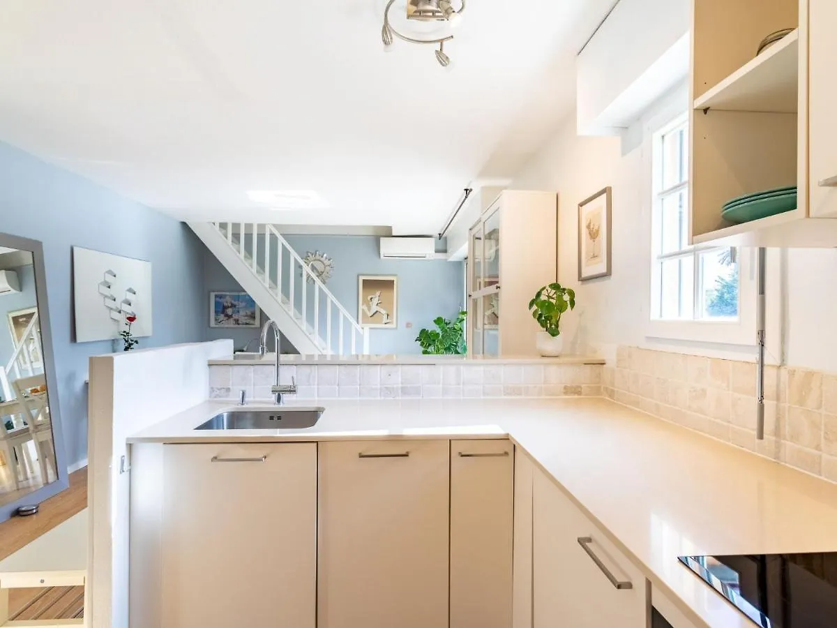 Apartment Le Clos Sainte Anne By Interhome