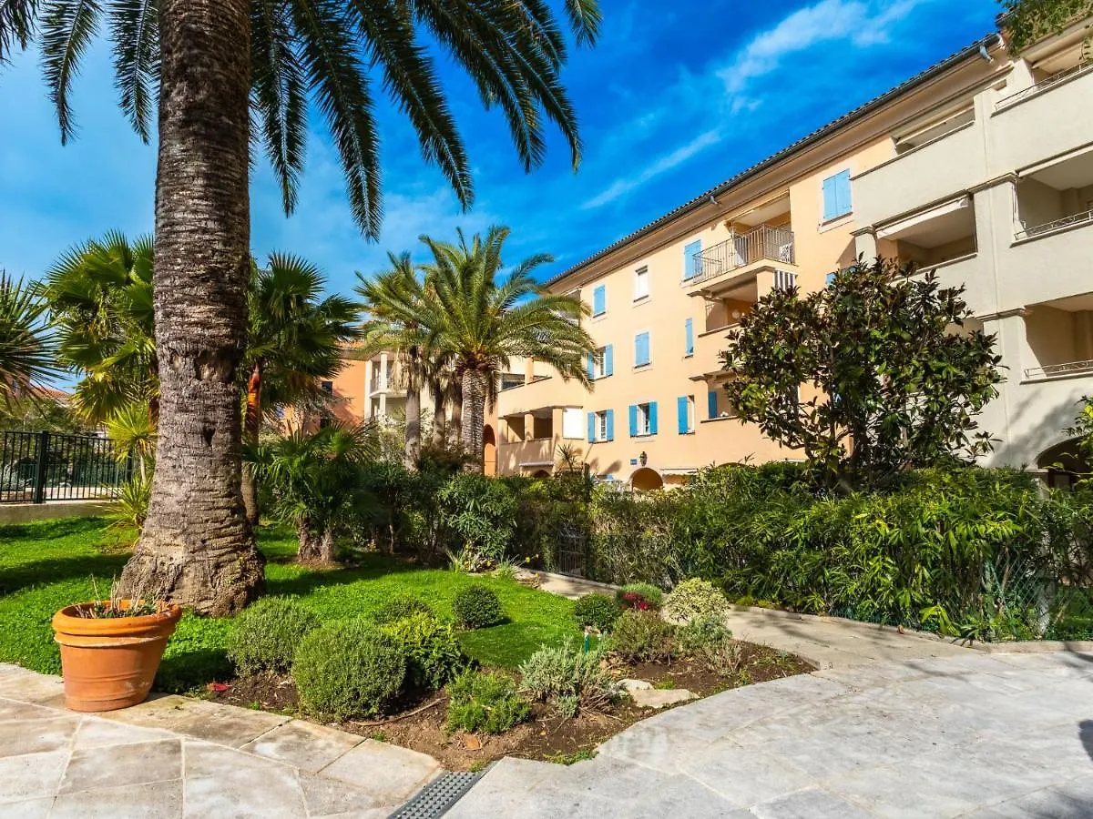 Apartment Le Clos Sainte Anne By Interhome