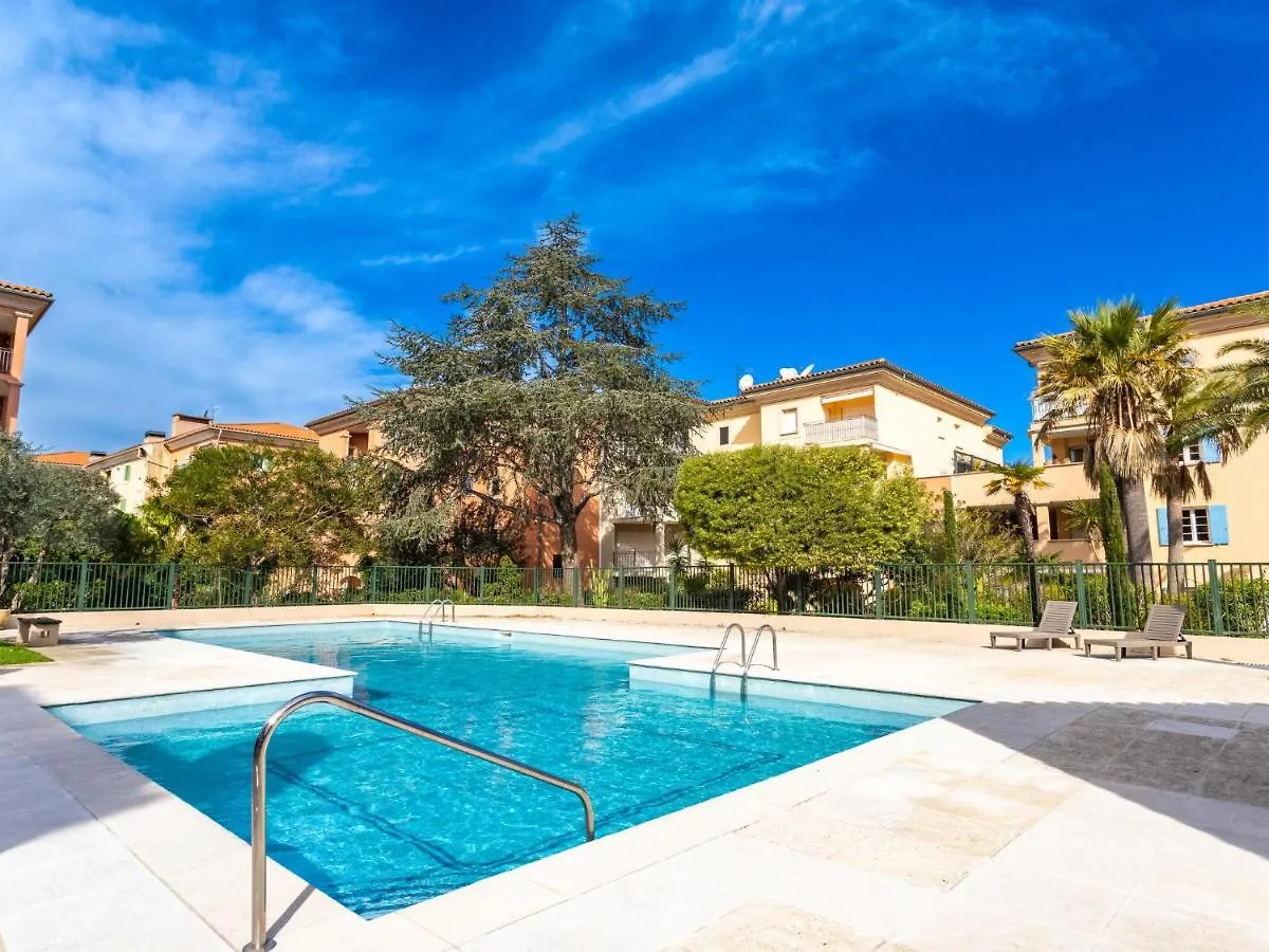 Apartment Le Clos Sainte Anne By Interhome