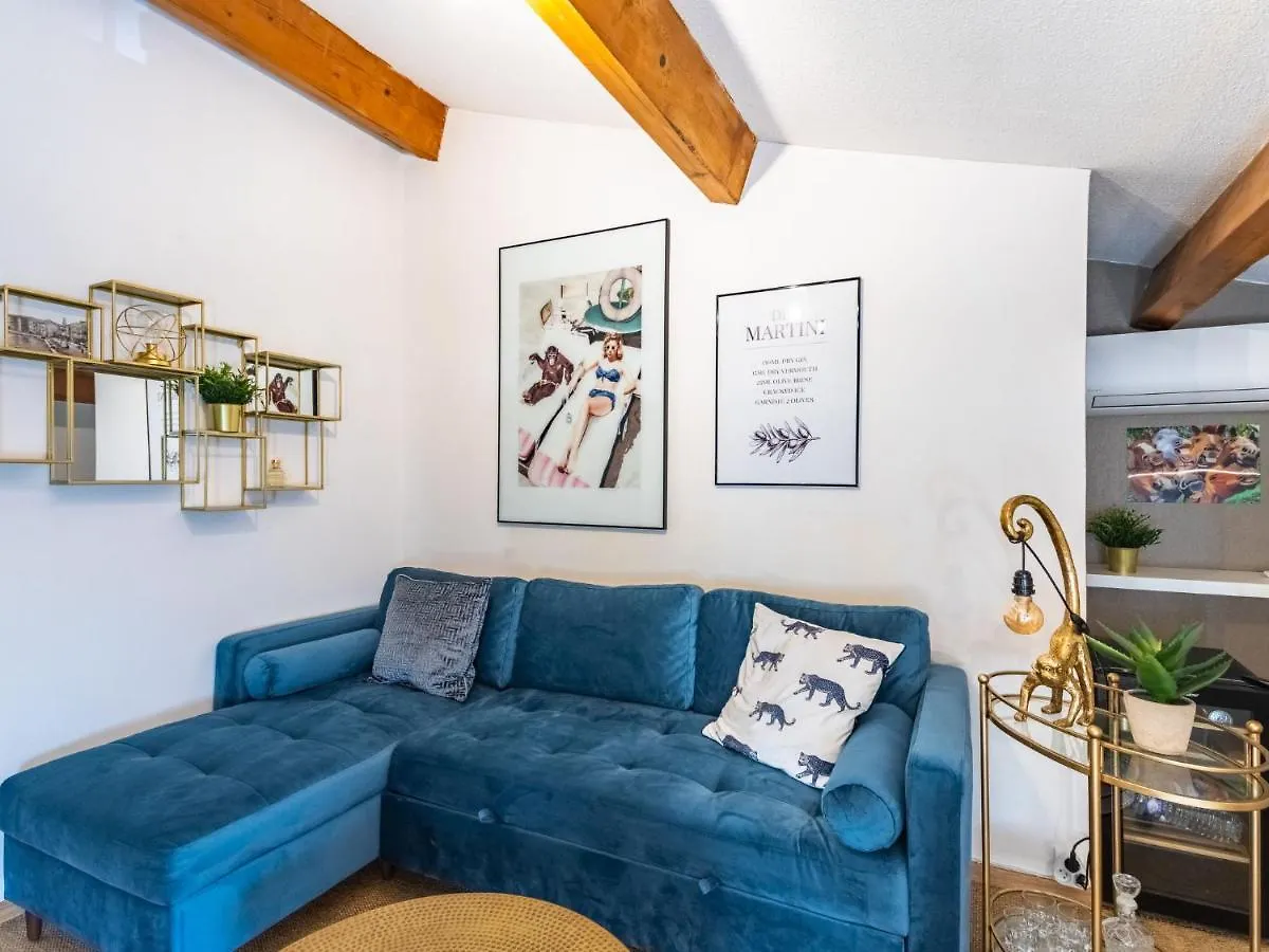 Apartment Le Clos Sainte Anne By Interhome