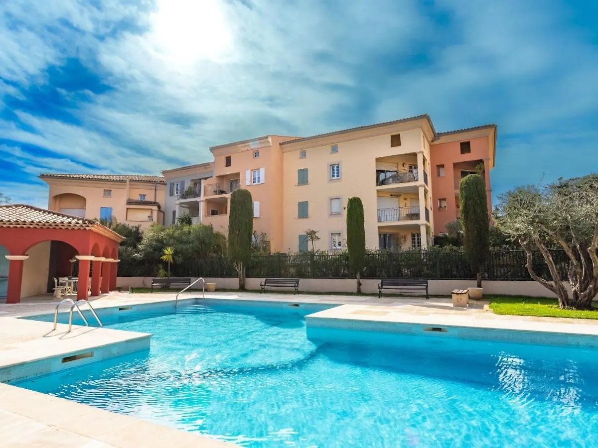 Apartment Le Clos Sainte Anne By Interhome