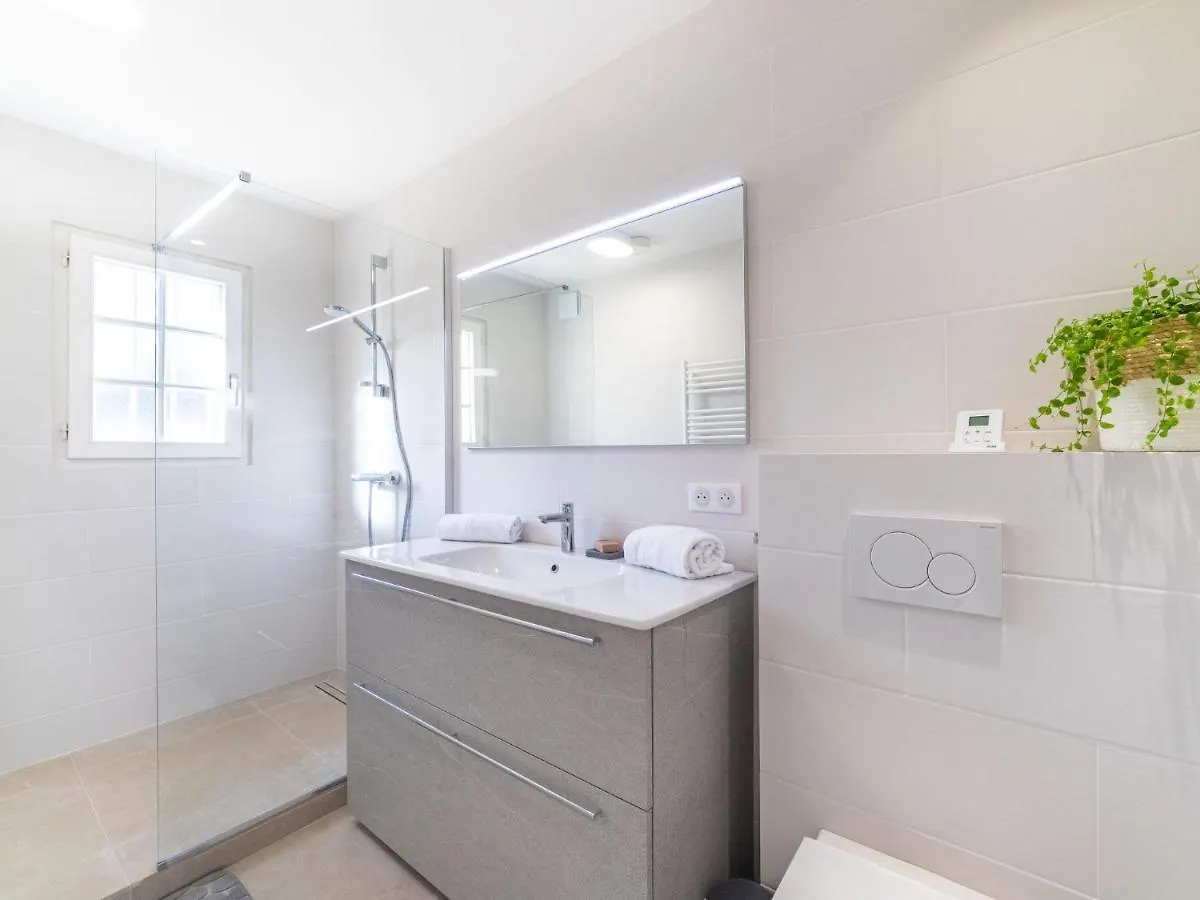 Apartment Le Clos Sainte Anne By Interhome